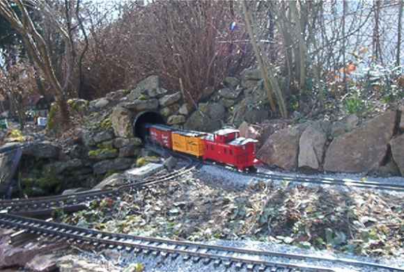 G&uuml;terzug im Tunnel